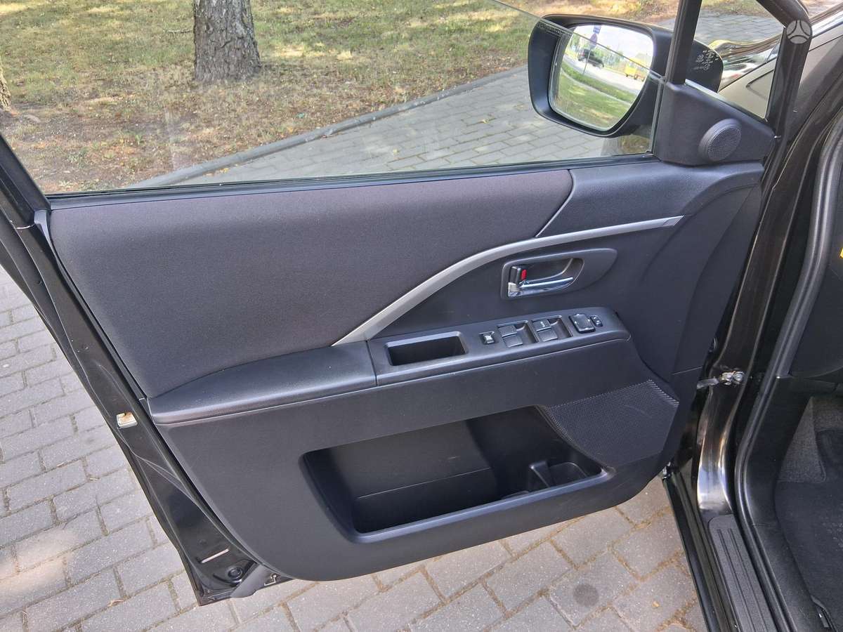 Mazda 5, 1.6 l., mpv / minivan