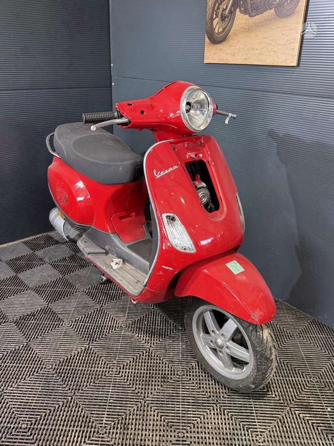 Piaggio Vespa 49cc, мотороллеры / мопеды
