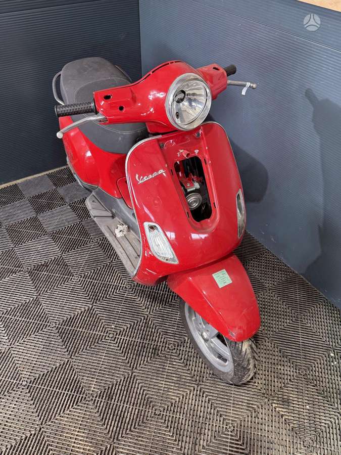 Piaggio Vespa 49cc, scooters / mopeds