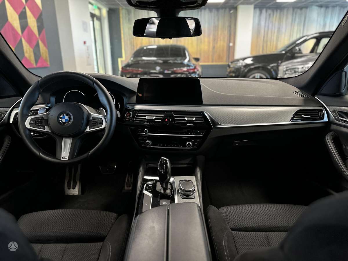 BMW 520, 2.0 l., Седан