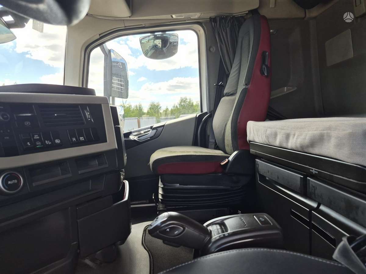 Volvo FH 500, double sleeper
