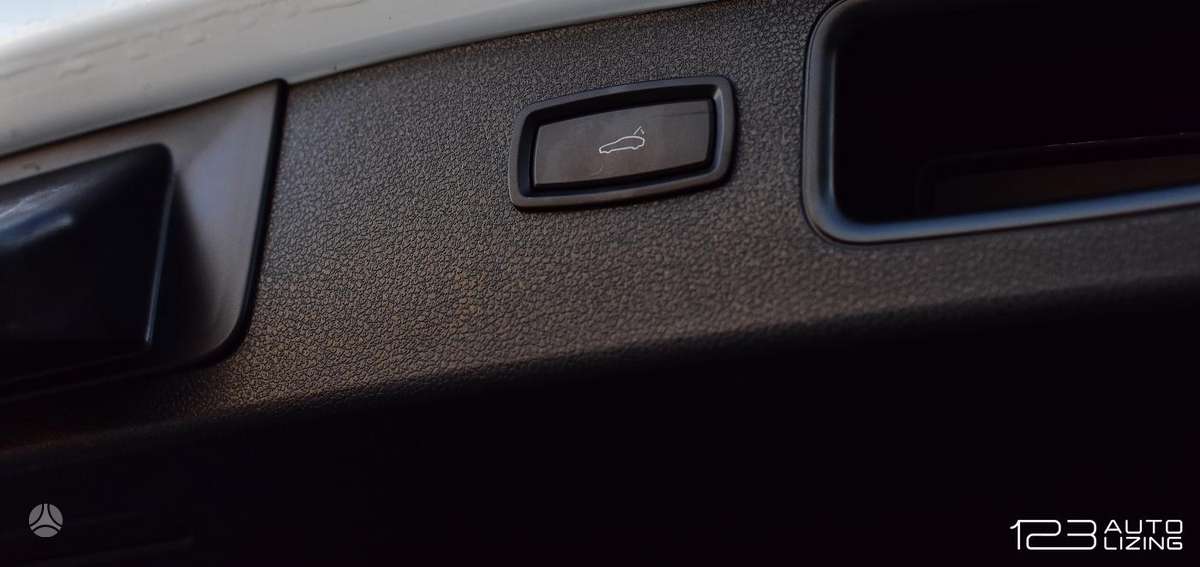 Porsche Macan, 2.0 l., off-road / crossover