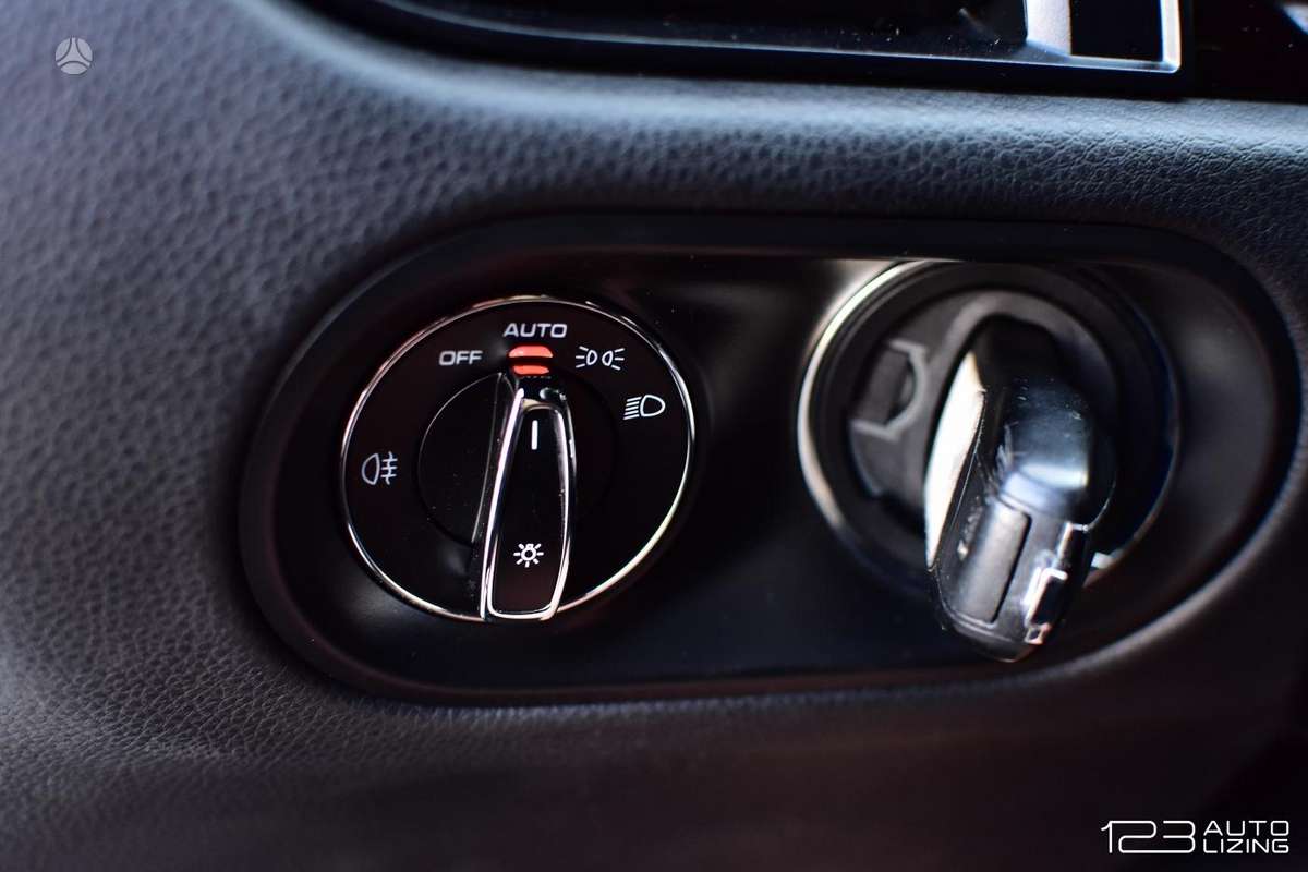 Porsche Macan, 2.0 l., off-road / crossover