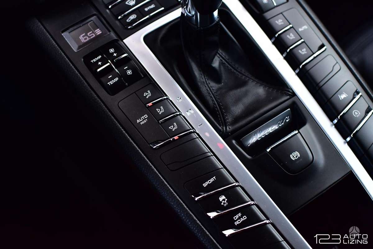 Porsche Macan, 2.0 l., off-road / crossover