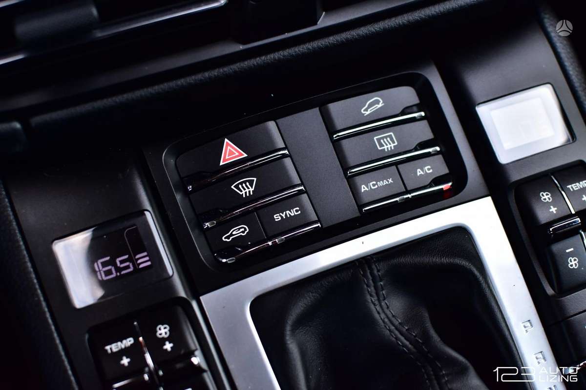 Porsche Macan, 2.0 l., off-road / crossover