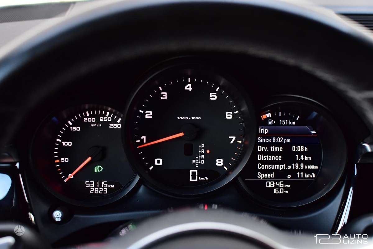 Porsche Macan, 2.0 l., off-road / crossover