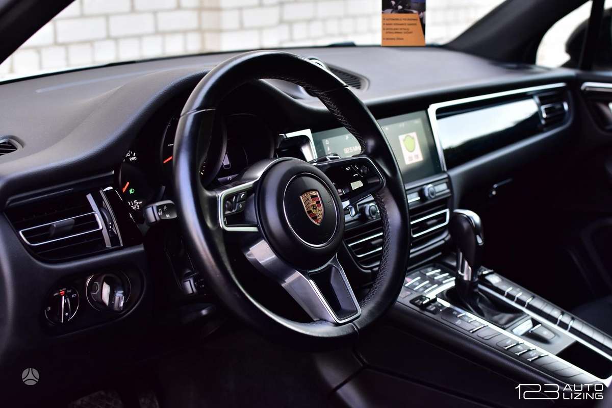 Porsche Macan, 2.0 l., off-road / crossover