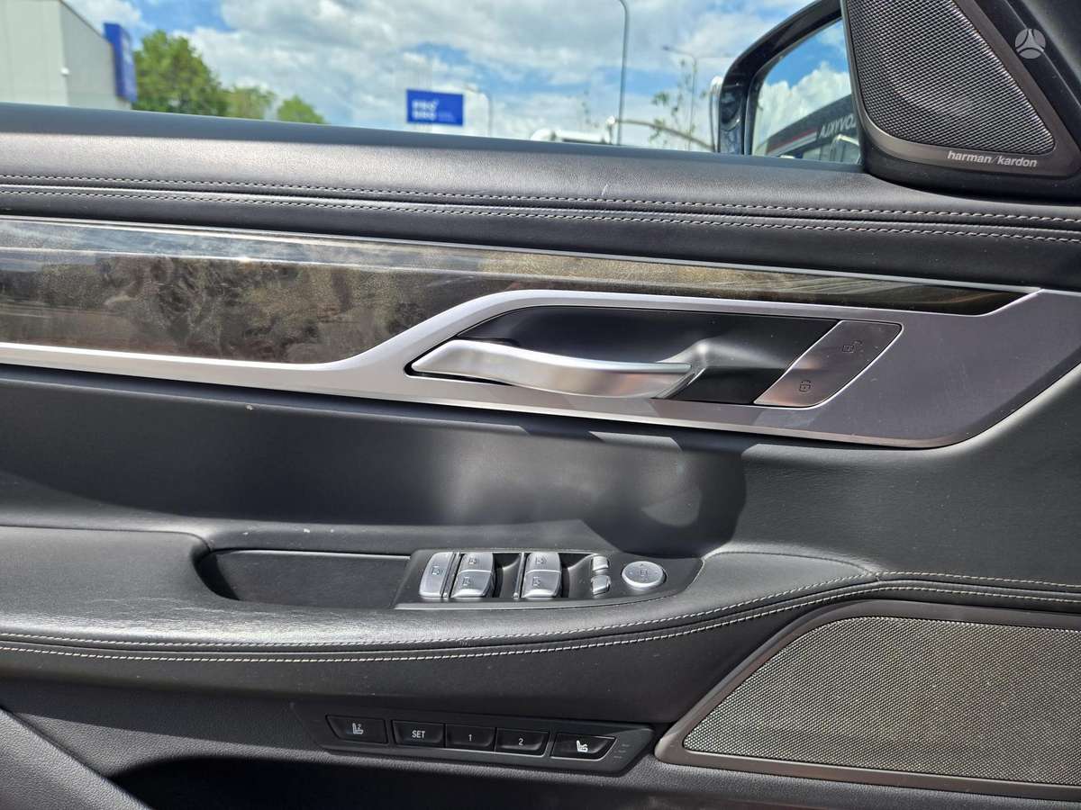 BMW 730, 3.0 l., Седан