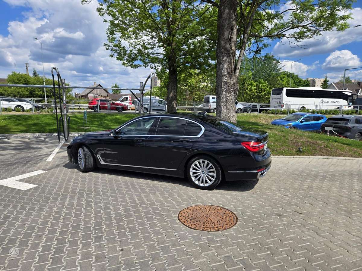 BMW 730, 3.0 l., Седан