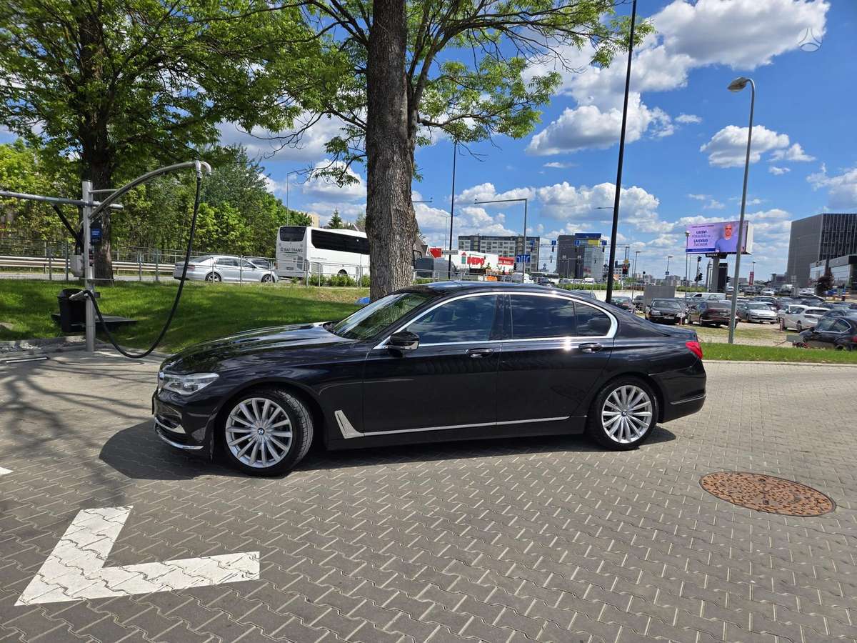 BMW 730, 3.0 l., Седан