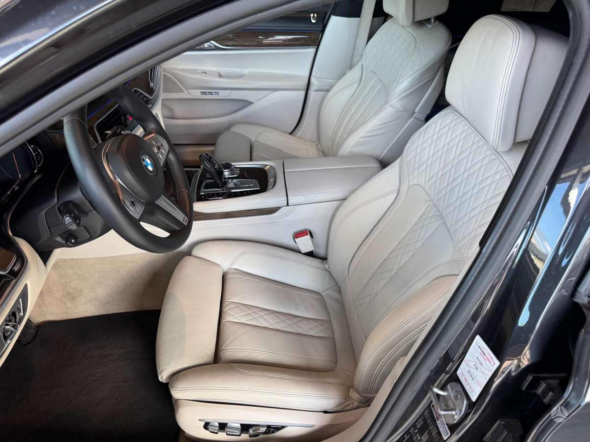 BMW 730, limousine