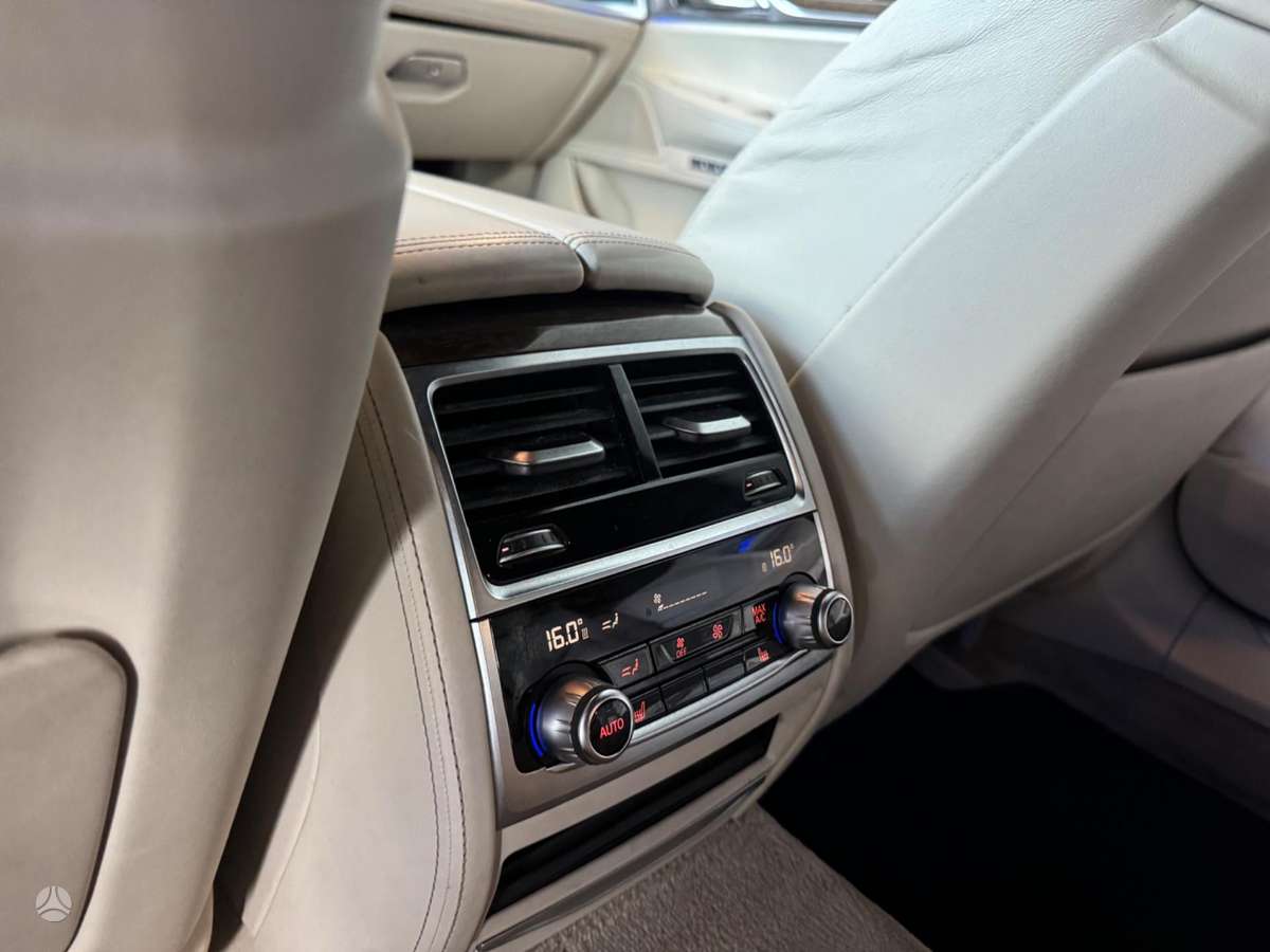 BMW 730, Лимузин