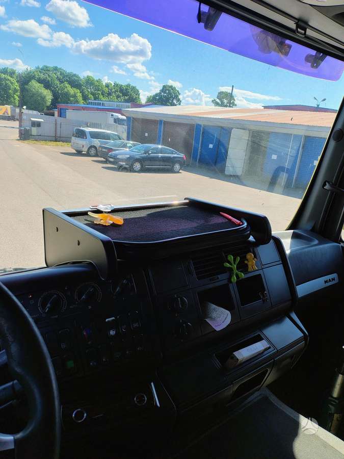 MAN Tga, isothermal trucks