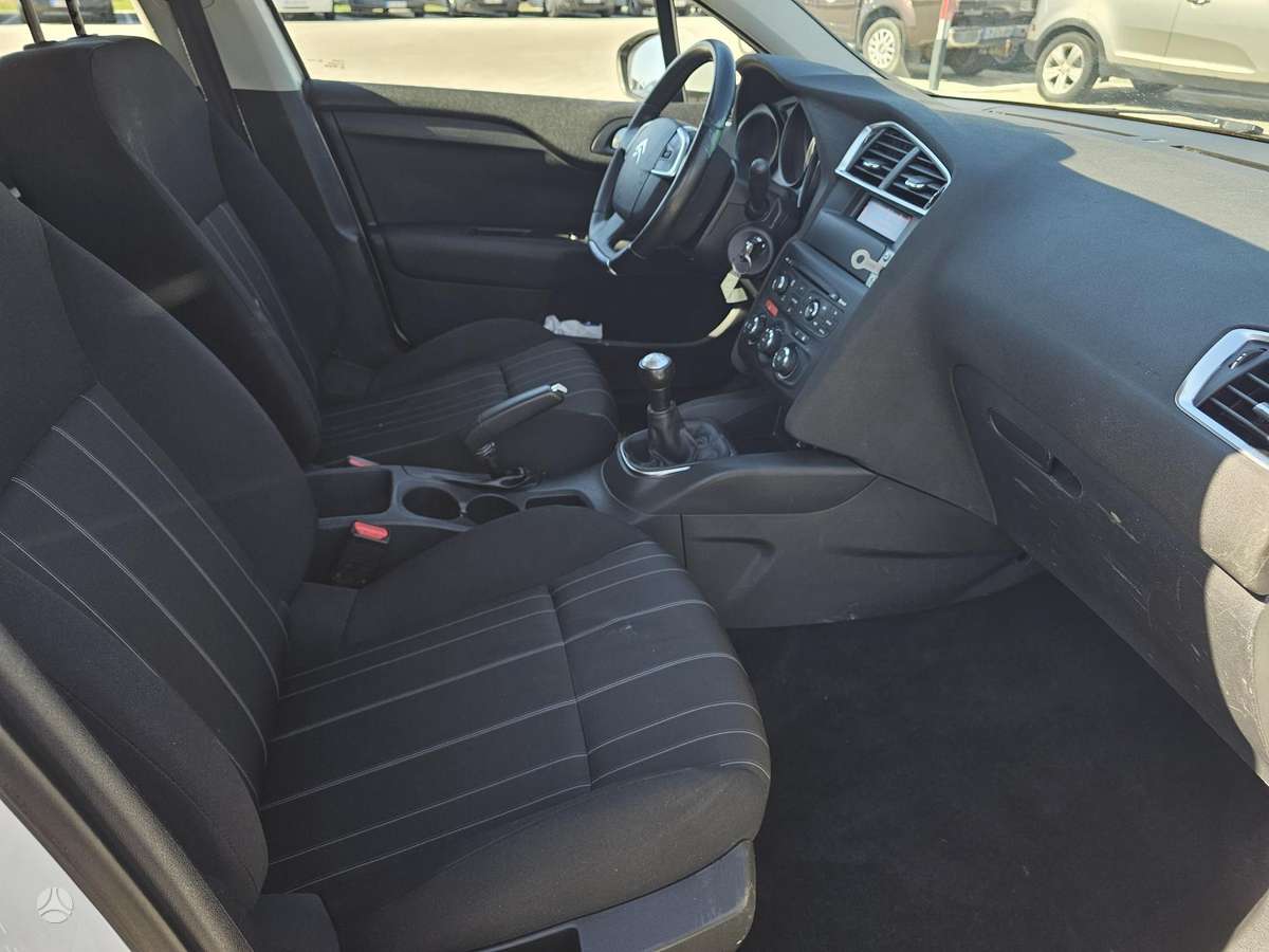 Citroen C4, 1.6 l., hatchback