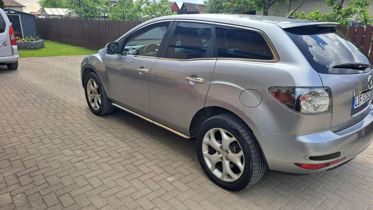 Mazda CX-7, 2.2 l., off-road / crossover
