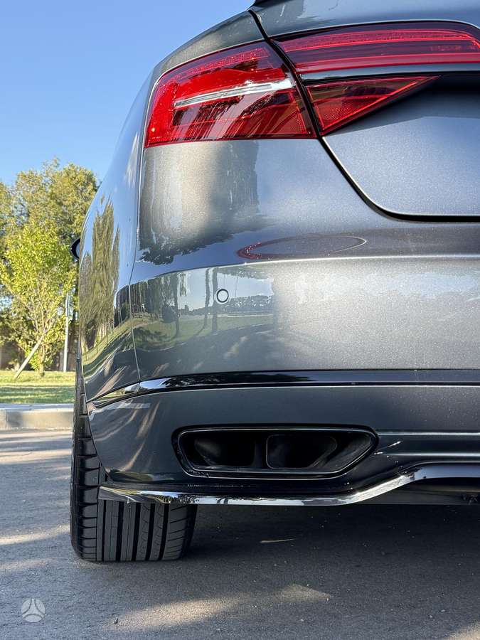 Audi A8 L, 3.0 l., Седан