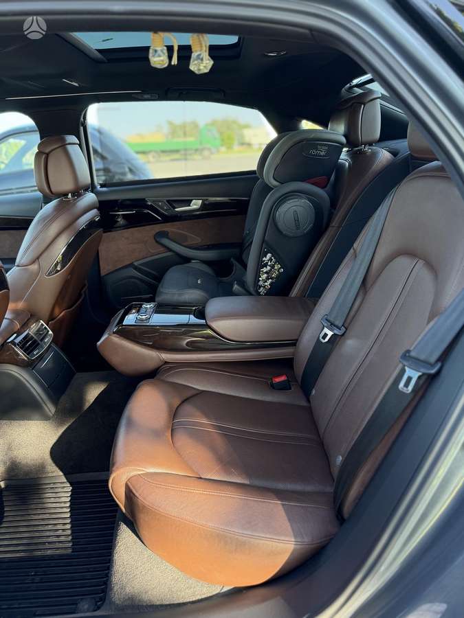 Audi A8 L, 3.0 l., Седан