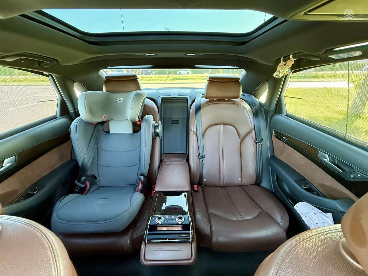 Audi A8 L, 3.0 l., Седан