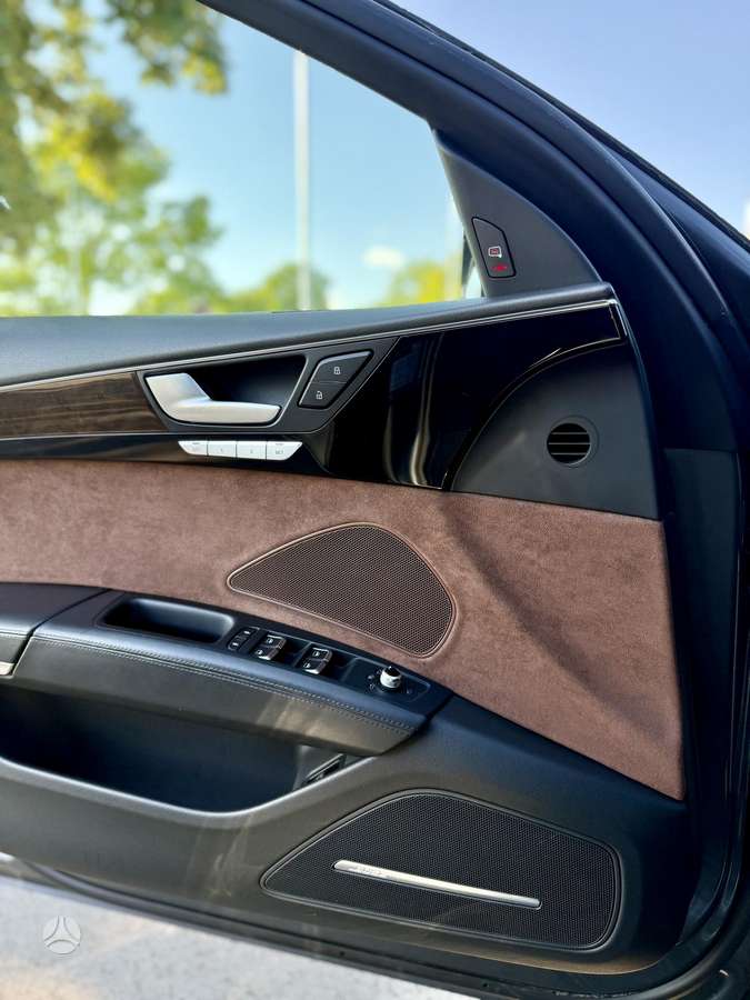 Audi A8 L, 3.0 l., Седан