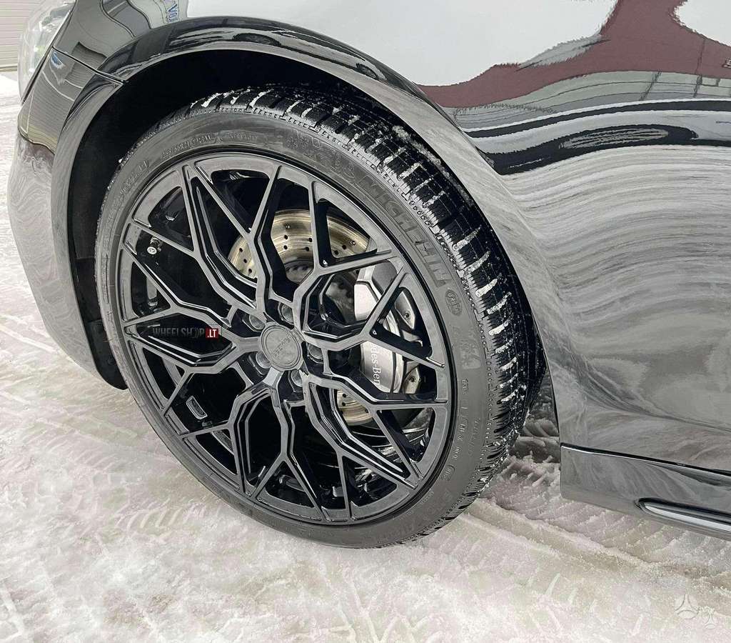 RIVIERA RF108 Gloss Black Flow Formed, легкосплавные , R19