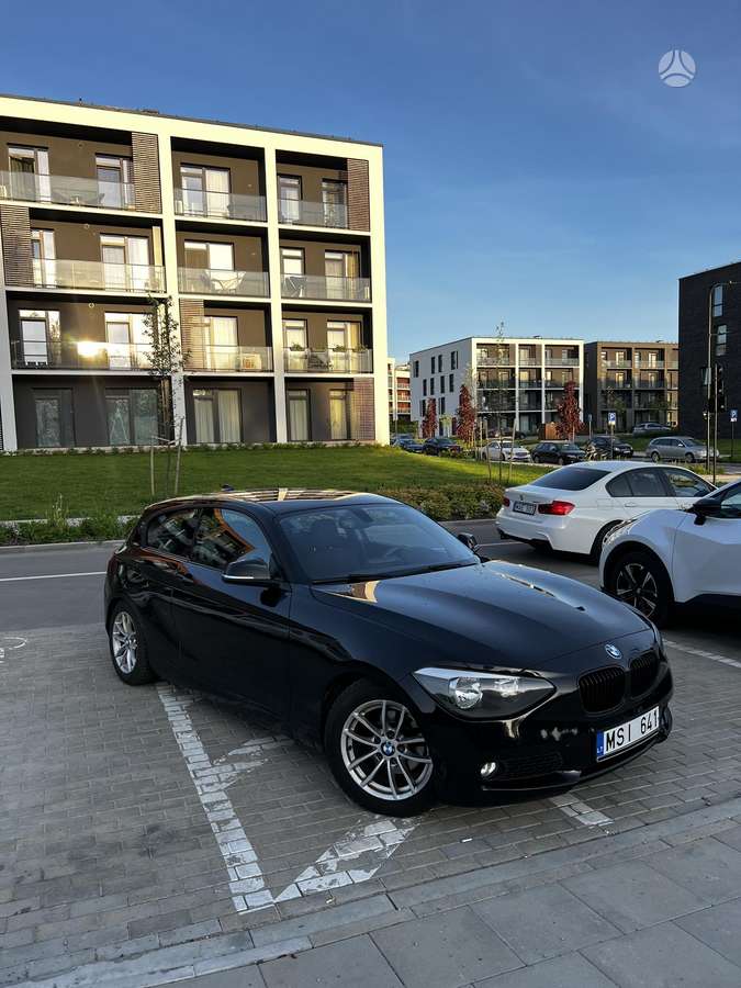 BMW 116, 2.0 l., hatchback