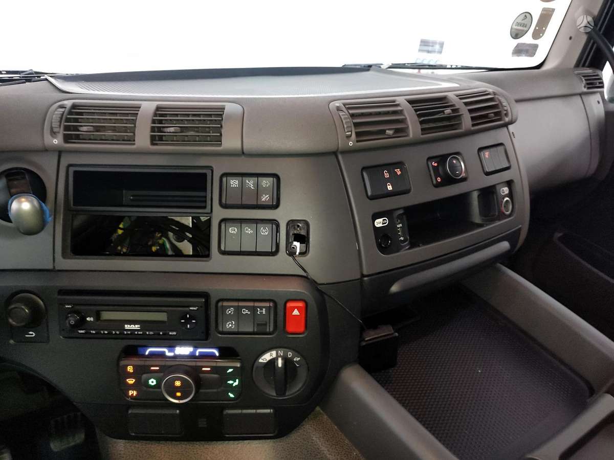 DAF CF 370FA, bortu ar tentu