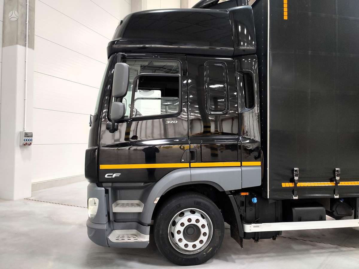 DAF CF 370FA, bortu ar tentu