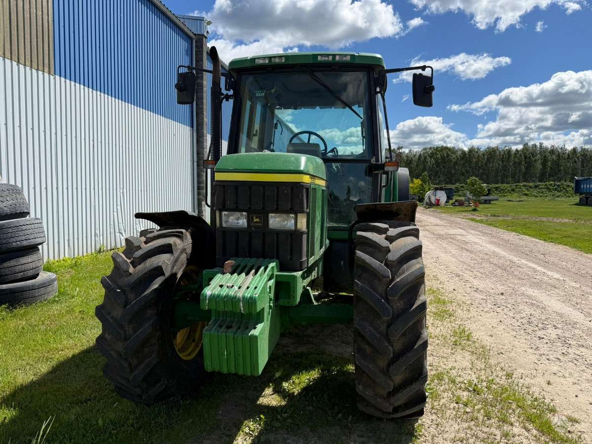 John Deere 6210, traktoriai