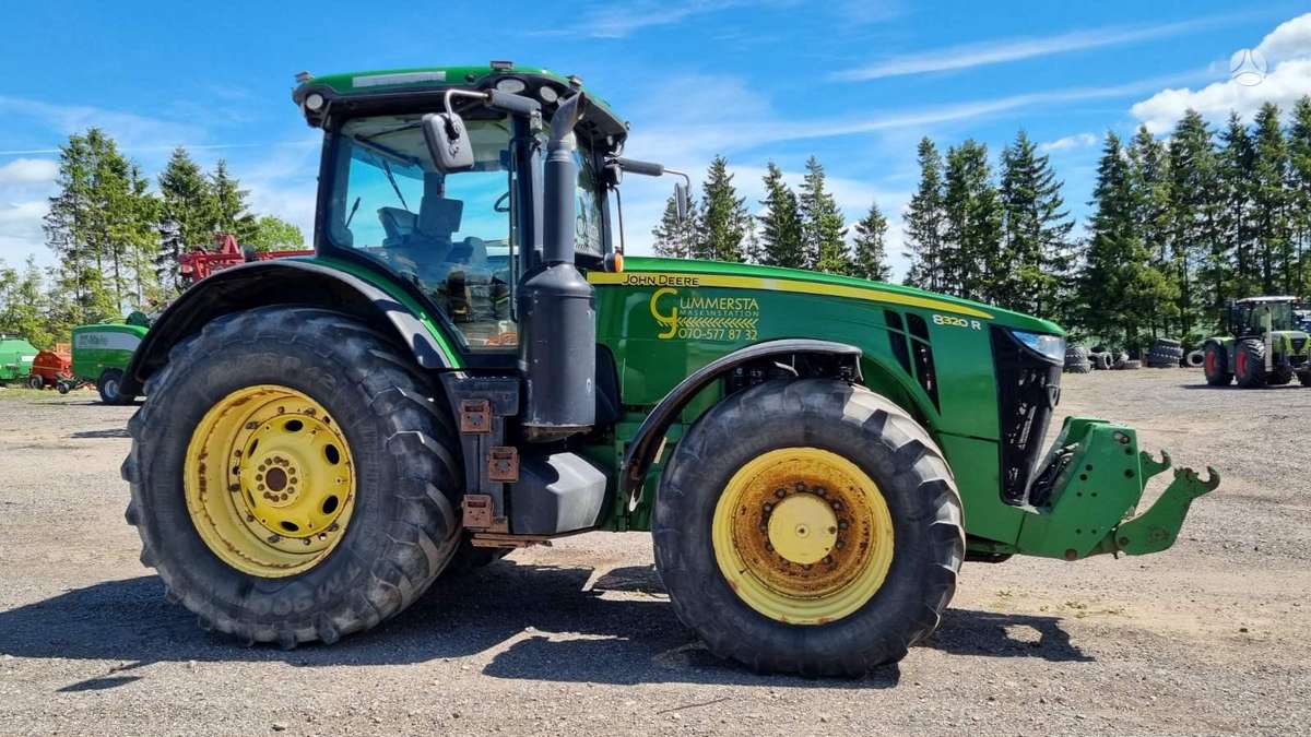 John Deere 8320 R, tractors