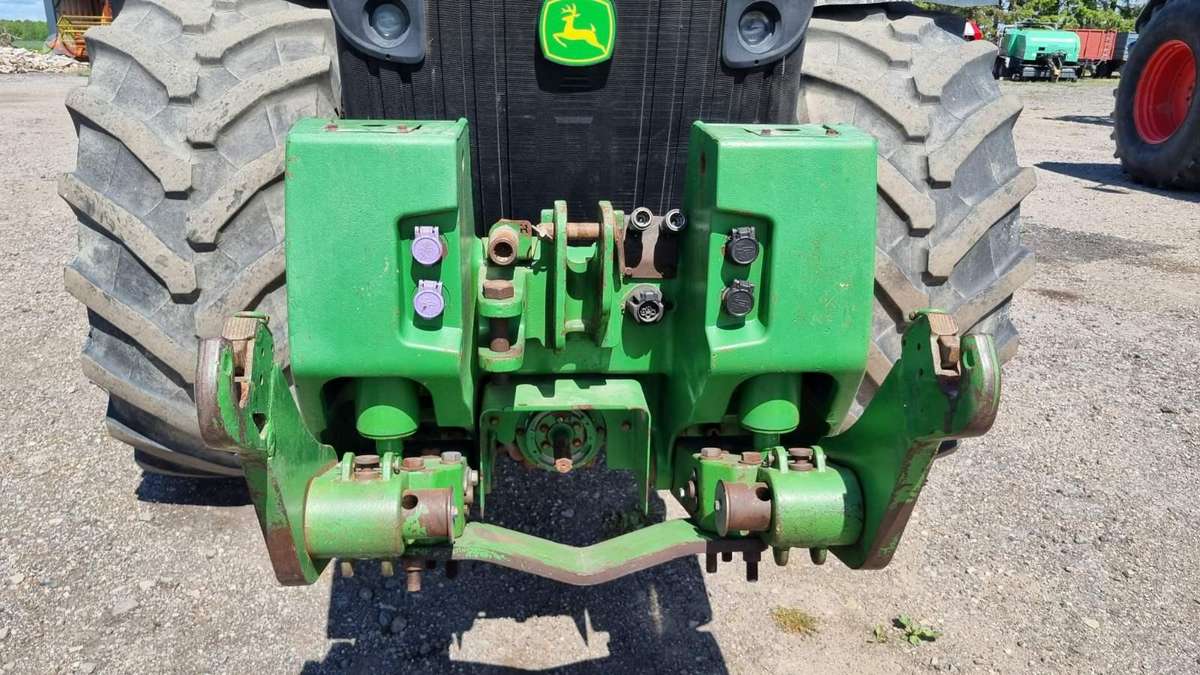 John Deere 8320 R, tractors