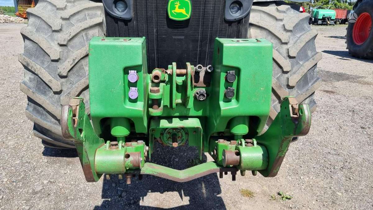 John Deere 8320 R, traktoriai