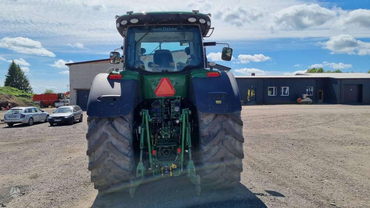 John Deere 8320 R, тракторы