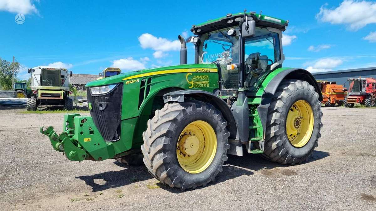 John Deere 8320 R, tractors