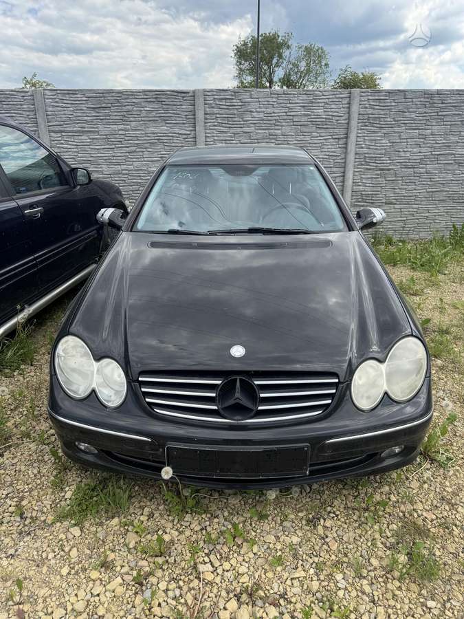 Mercedes-Benz CLK270 dalimis