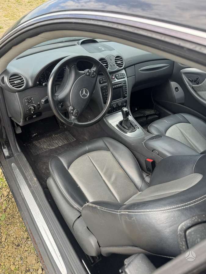 Mercedes-Benz CLK270 dalimis