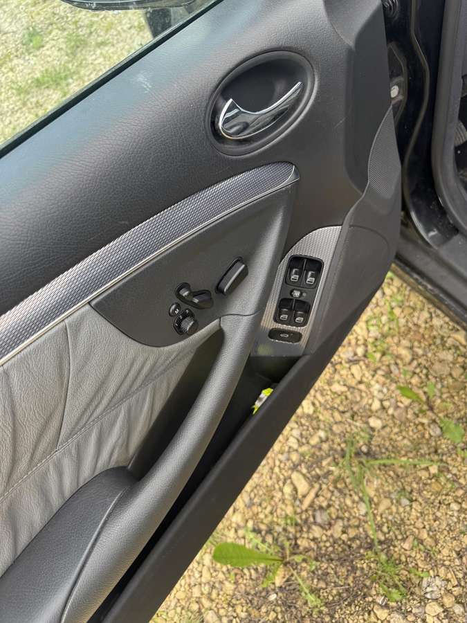 Mercedes-Benz CLK270 dalimis