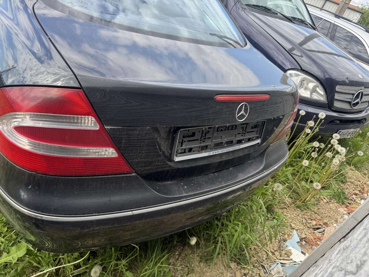 Mercedes-Benz CLK270 dalimis