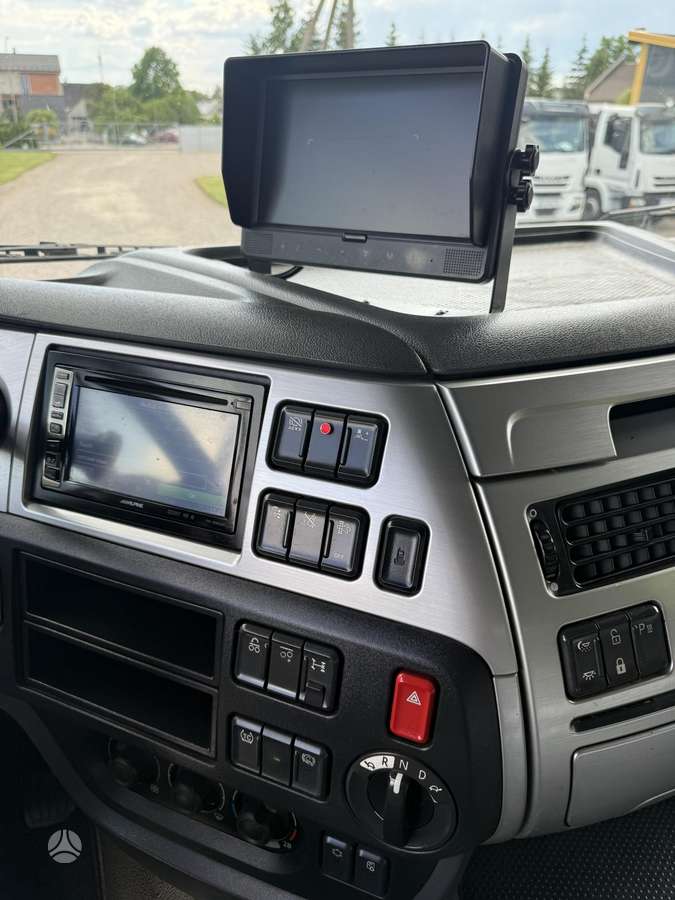 DAF XF 410 FAR, autovežiai