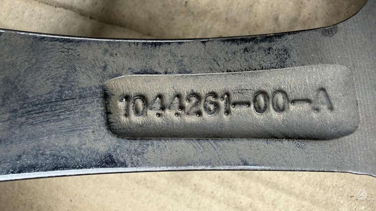 TESLA Model 3, light alloy, R18