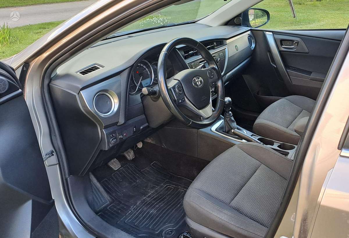 Toyota Corolla, 1.3 l., hatchback