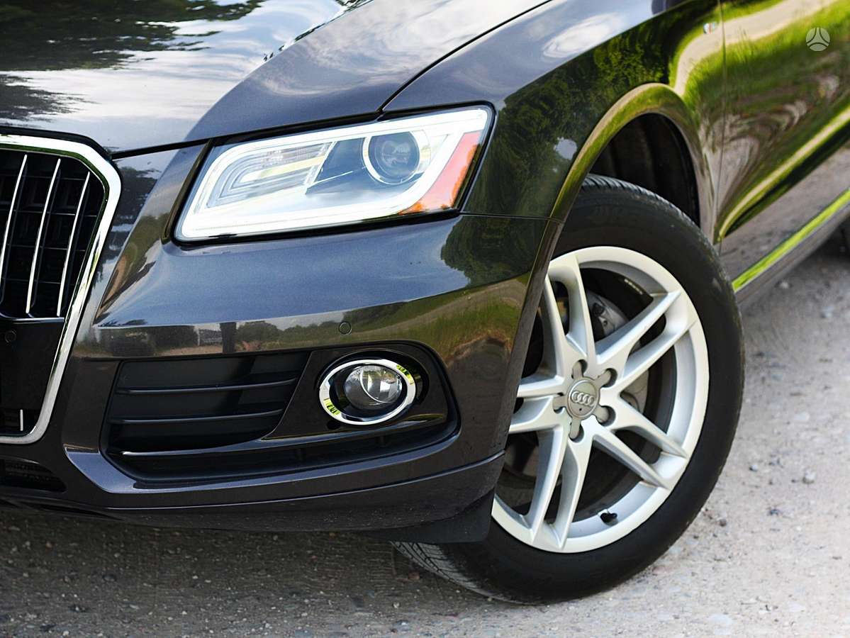Audi Q5, 2.0 l., off-road / crossover