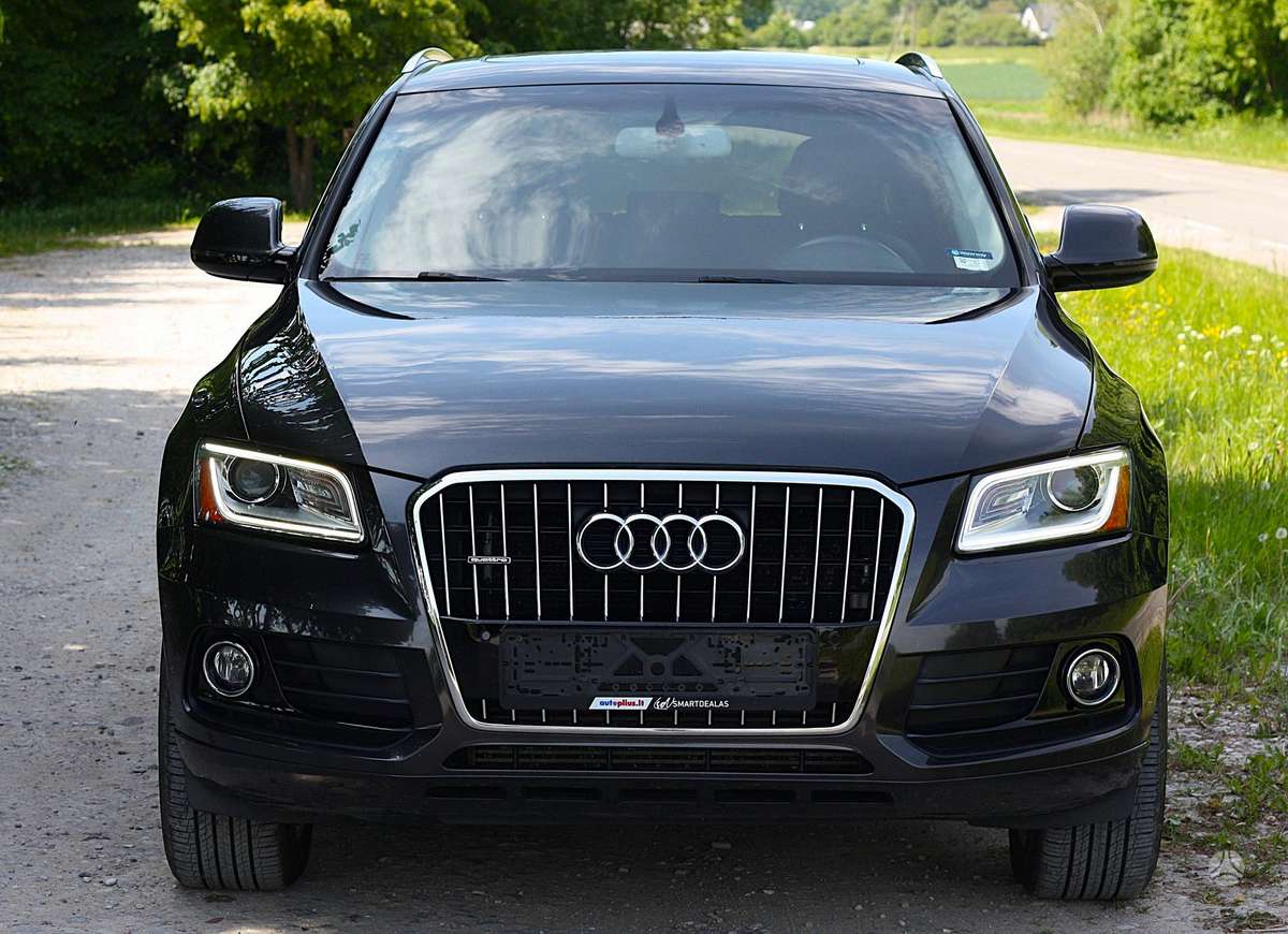Audi Q5, 2.0 l., off-road / crossover