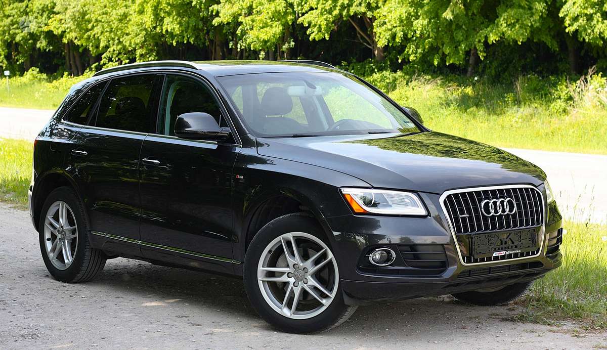 Audi Q5, 2.0 l., off-road / crossover