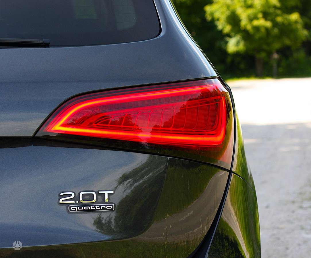 Audi Q5, 2.0 l., off-road / crossover