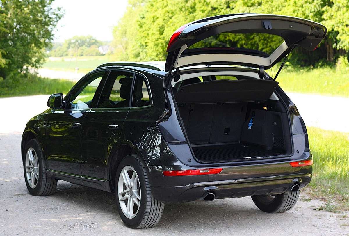 Audi Q5, 2.0 l., off-road / crossover