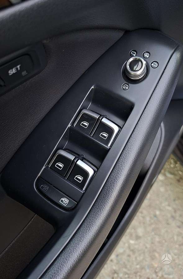 Audi Q5, 2.0 l., off-road / crossover