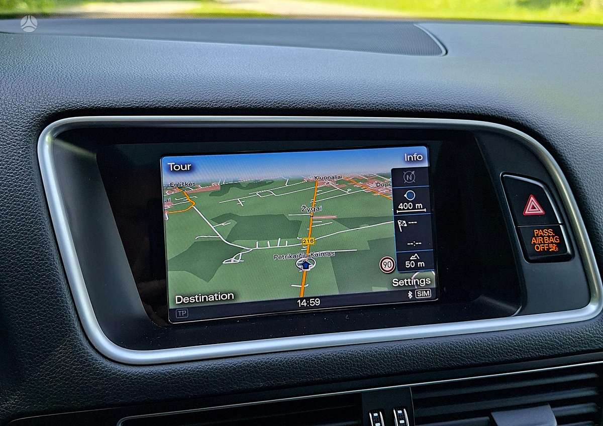 Audi Q5, 2.0 l., off-road / crossover