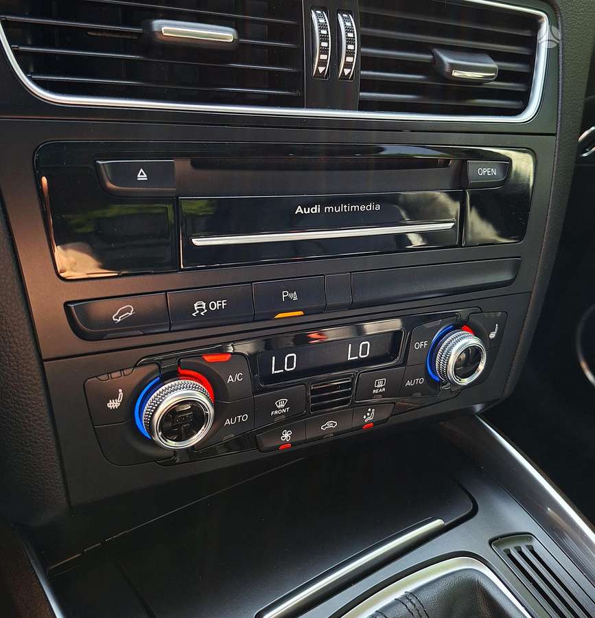 Audi Q5, 2.0 l., off-road / crossover