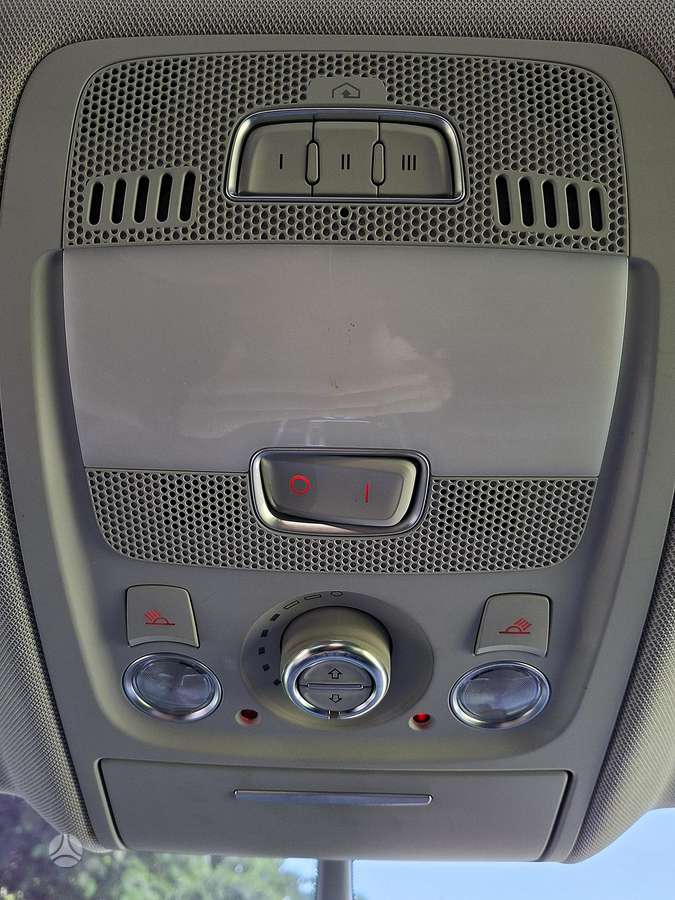 Audi Q5, 2.0 l., off-road / crossover