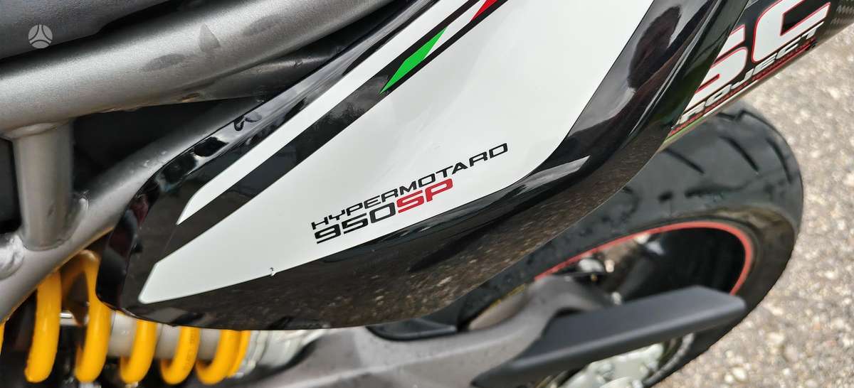 Ducati Hypermotard 937cc, superbikes